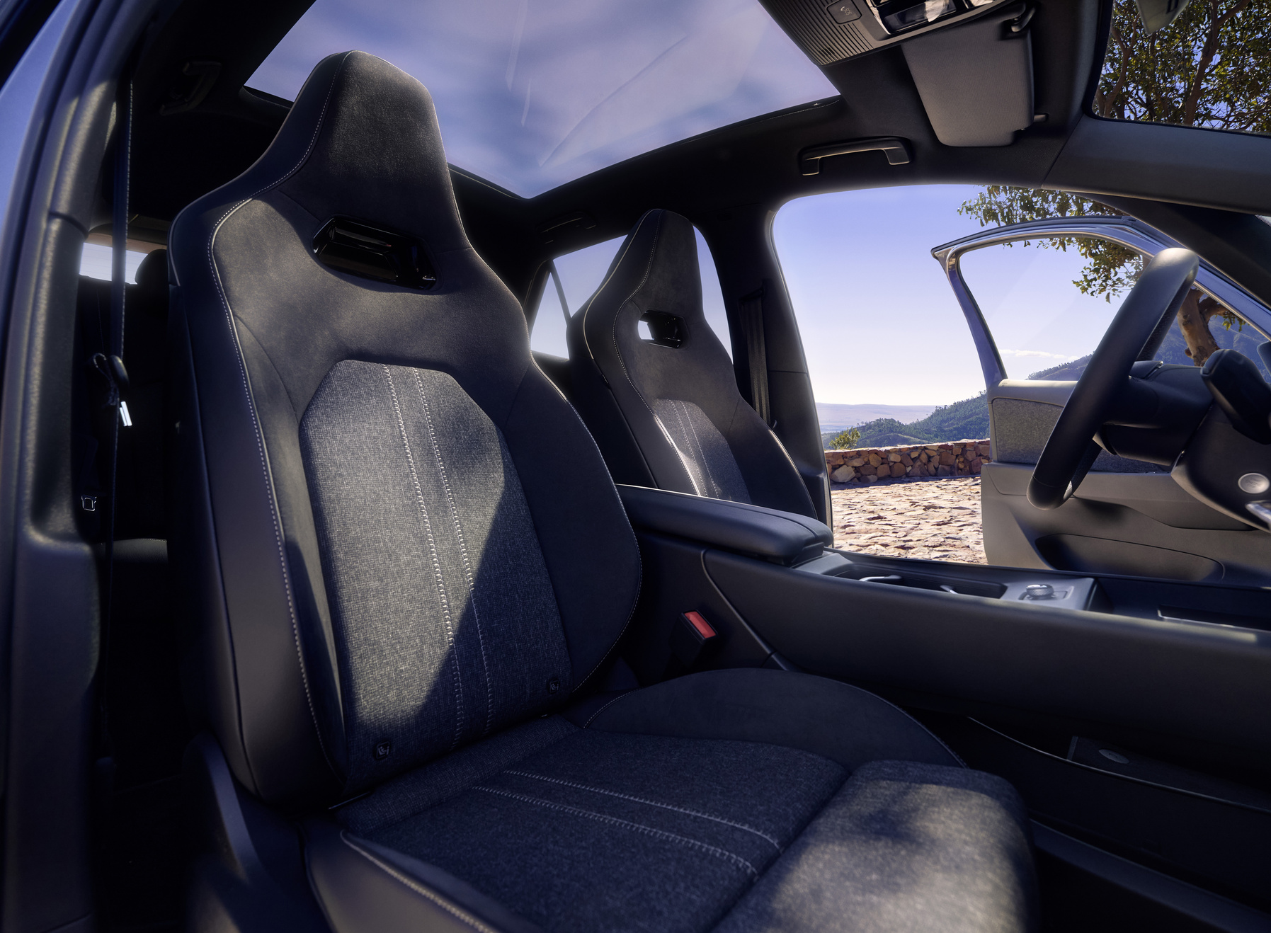 DB2026AU00244_medium